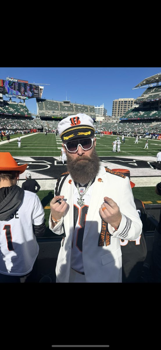 Jerrie 🧡🐅🖤 (@_jerrbear_) on Twitter photo Happy birthday <a href="/BengalsCaptain/">𝗕𝗲𝗻𝗴𝗮𝗹𝘀𝗖𝗮𝗽𝘁𝗮𝗶𝗻</a> ! Thanks for trying to glue my sunglasses back together in KC, being my bellhop when I came straight from the airport to the bar, doing a presentation for my work & letting me steal Jess in Aug! I hope you’ve had a great Dey! See ya in Sept! Happy birthday <a href="/BengalsCaptain/">𝗕𝗲𝗻𝗴𝗮𝗹𝘀𝗖𝗮𝗽𝘁𝗮𝗶𝗻</a> ! Thanks for trying to glue my sunglasses back together in KC, being my bellhop when I came straight from the airport to the bar, doing a presentation for my work & letting me steal Jess in Aug! I hope you’ve had a great Dey! See ya in Sept!