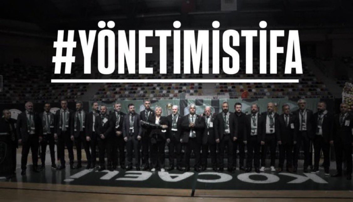 #Kocaelispor, bu şehrin alın teridir, umududur, çocukluğudur! Ancak bugün geldiğimiz noktada, kulübümüzü yönetenlerin yanlış kararları ve vizyonsuz politikaları camiamızı derin bir hayal kırıklığına sürüklemiştir.

❌Futbol aklından uzak transferler,
❌Şeffaflıktan uzak yönetim