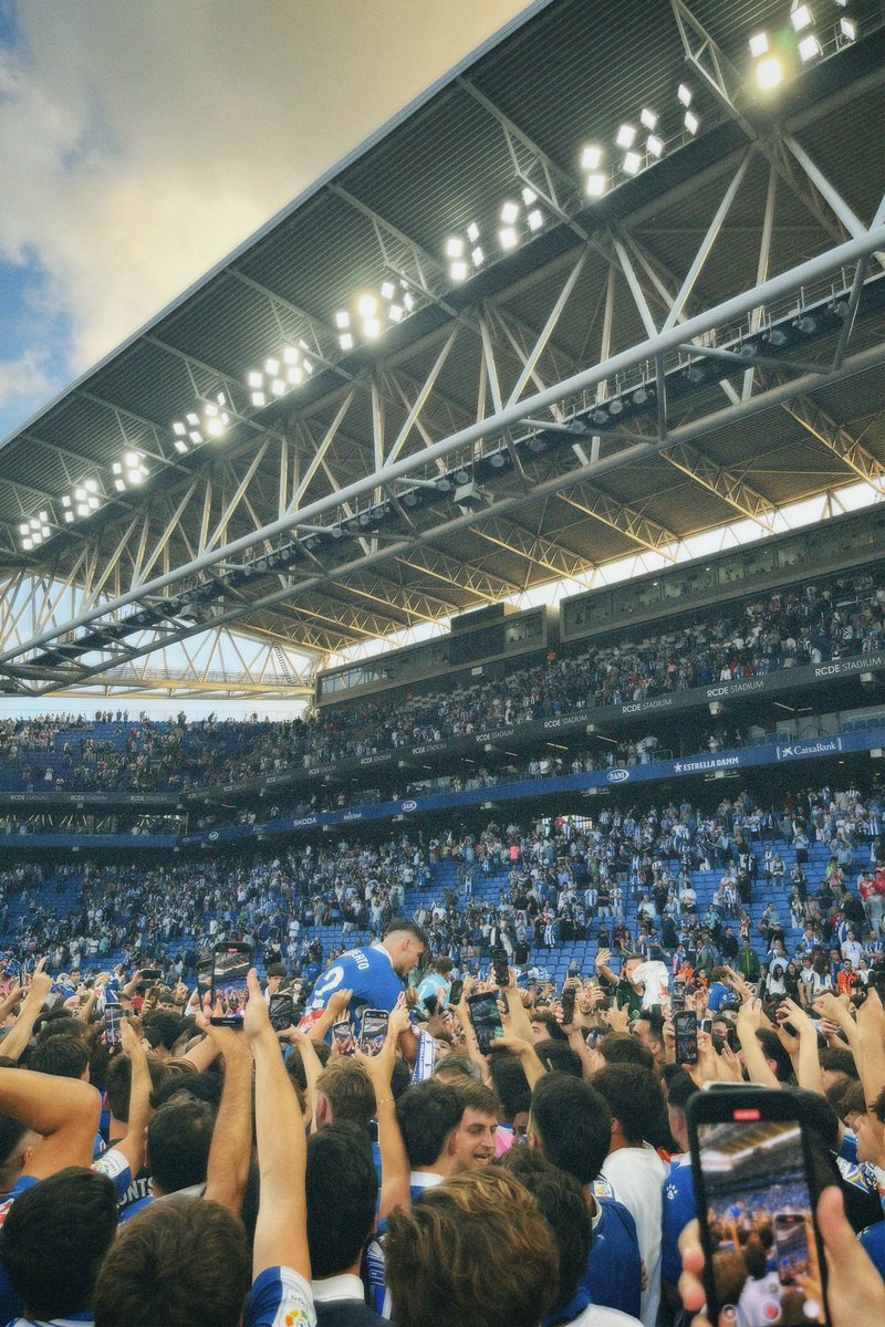 mireiiagoomez's tweet photo. Gràcies papa @DavidGmezAlibes per fer-me de l’equip bo de Catalunya!
El @RCDEspanyol és i serà sempre de primera!!💙🤍
#rcde https://t.co/bv2GBYblRW