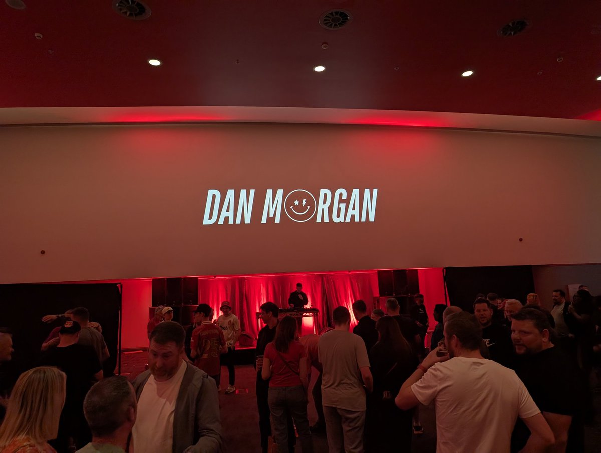 Barry Higgins tweet media