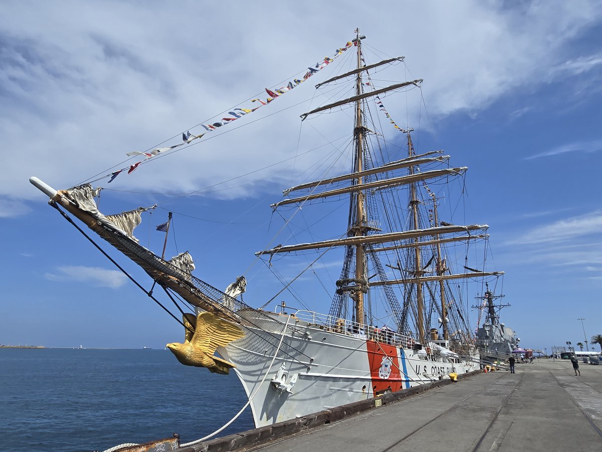 rantg1's tweet image. #LAFleetWeek2025