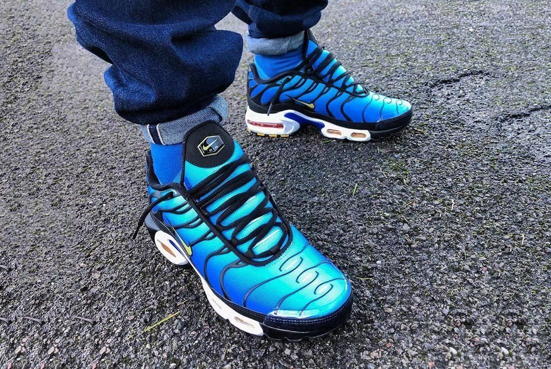 STEAL: Nike Air Max Plus OG 'Hyper Blue’ for $108.97 shipped 🌊

jfk.link/3EZG1yV