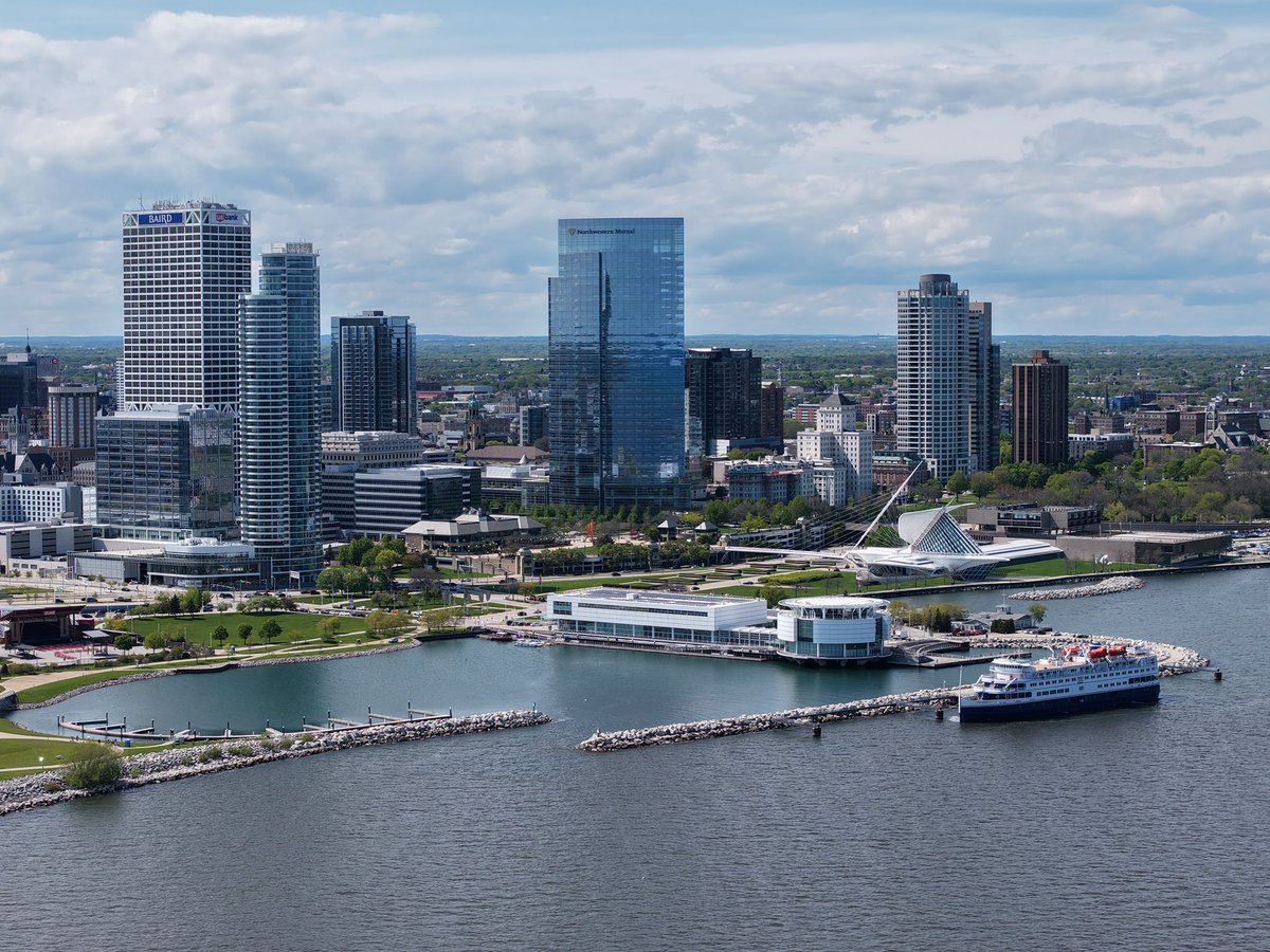 Big day in Milwaukee for big boats with four freighters and one cruise ship in the harbor.