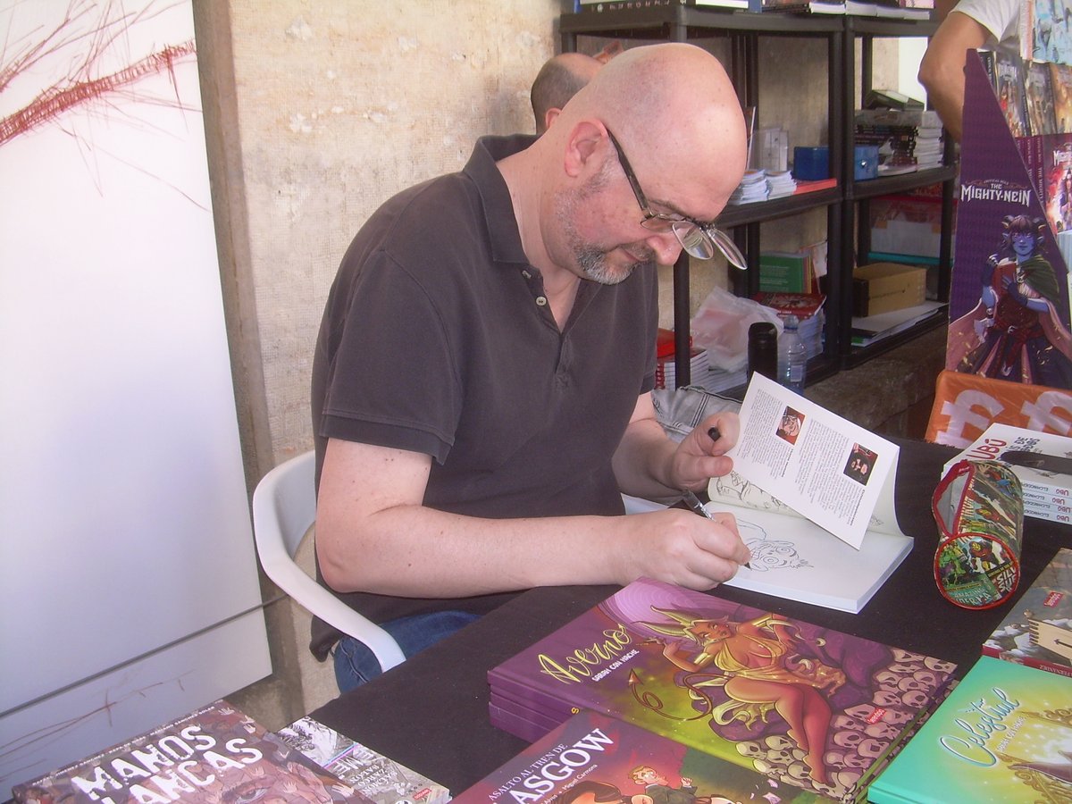 Jornadas Comic VLC (@comicvlc) on Twitter photo En el stand de <a href="/Serendipia_CR/">Serendipia Librería & Editorial</a> en las XIV Jornadas de Cómic de Valencia, Vicente Montalbá ha firmado ejemplares de "Ubú en el país de los visigodos". En el stand de <a href="/Serendipia_CR/">Serendipia Librería & Editorial</a> en las XIV Jornadas de Cómic de Valencia, Vicente Montalbá ha firmado ejemplares de "Ubú en el país de los visigodos".
