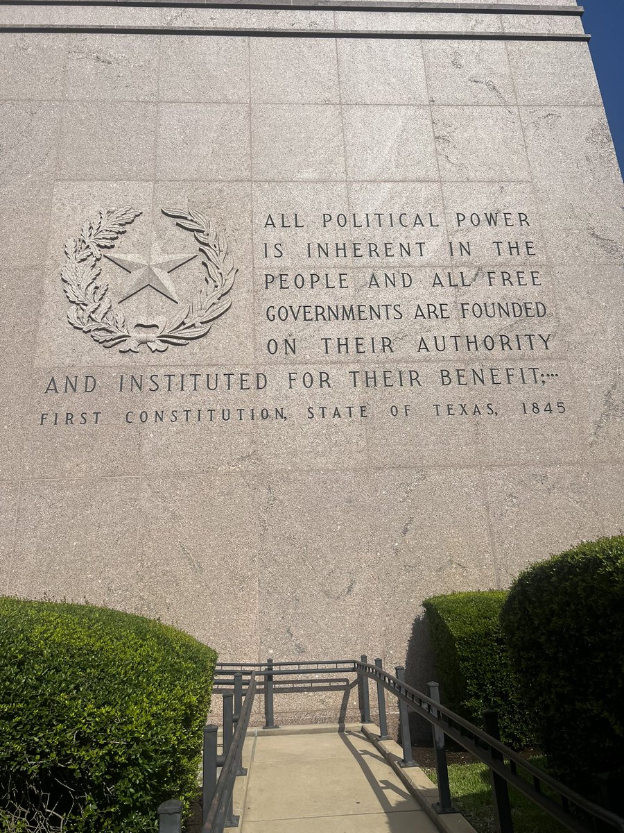 m_authier's tweet image. Here to see a man about a thing!