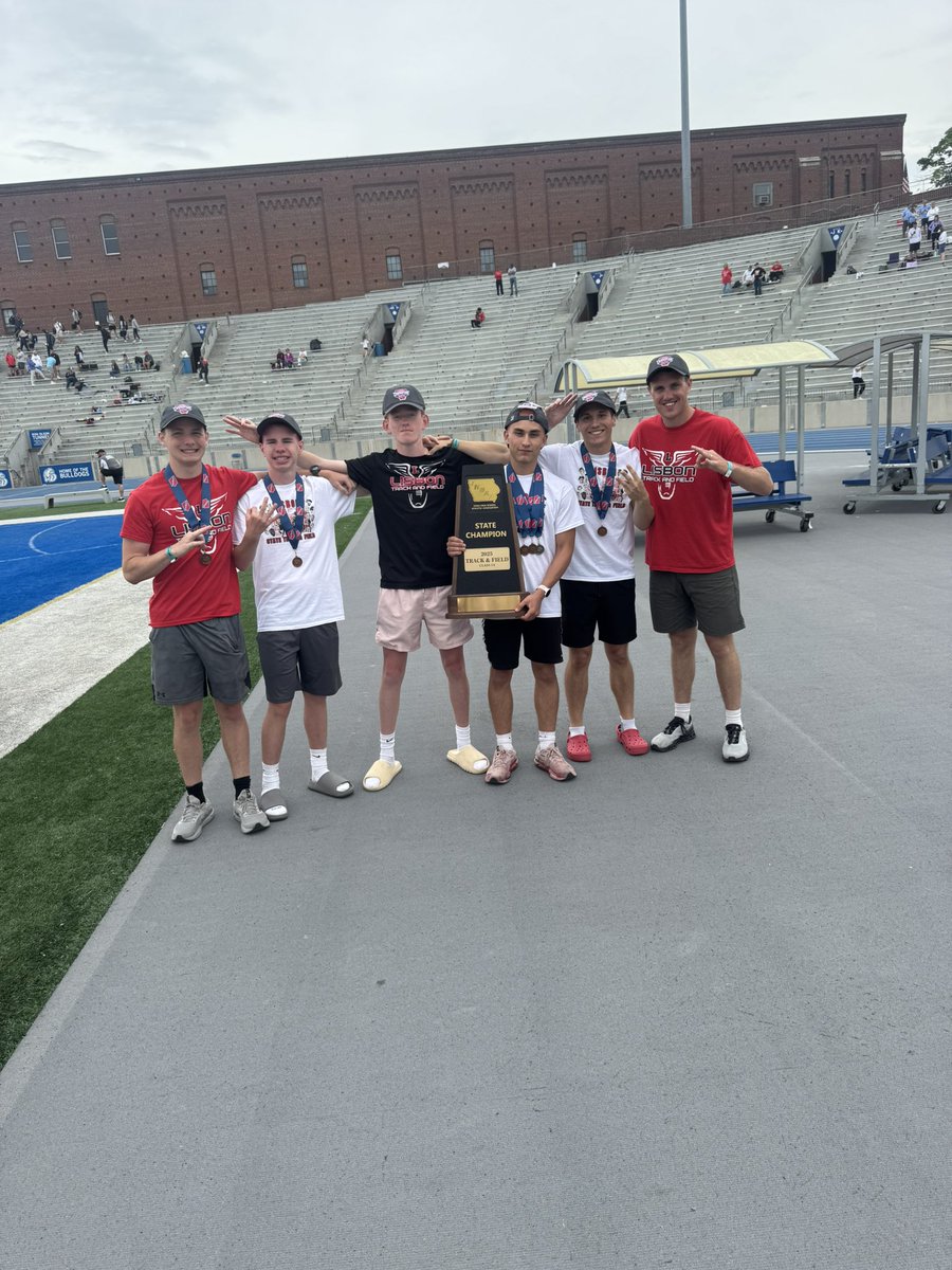 3 years, 3 state titles. Unbelievably proud of each one of these boys💪🏻🦁