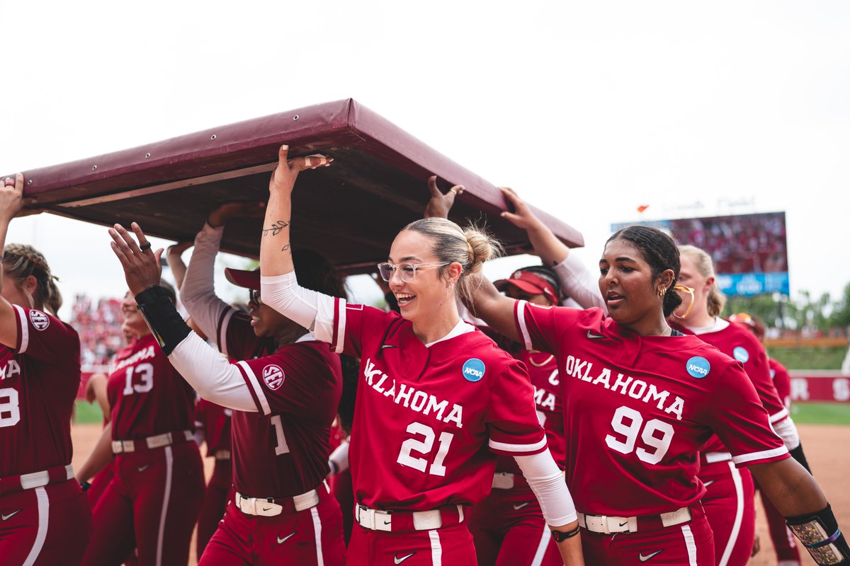 OU_Softball's tweet photo. earned their spot on the wall 🗣️