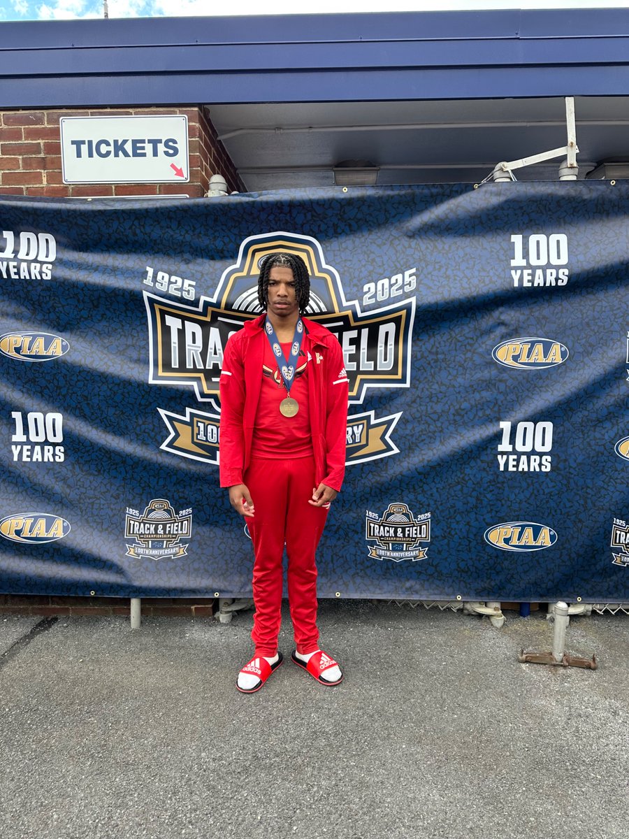 PH_Athletics's tweet photo. Ron Porter III earned a BRONZE MEDAL at the PIAA Track &amp; Field Championships today at Shippenburg in the Boys’ AAA Long Jump! 

Way to go @porter3x- what a way to finish your high school athletics career! https://t.co/2EWuXpExGx
