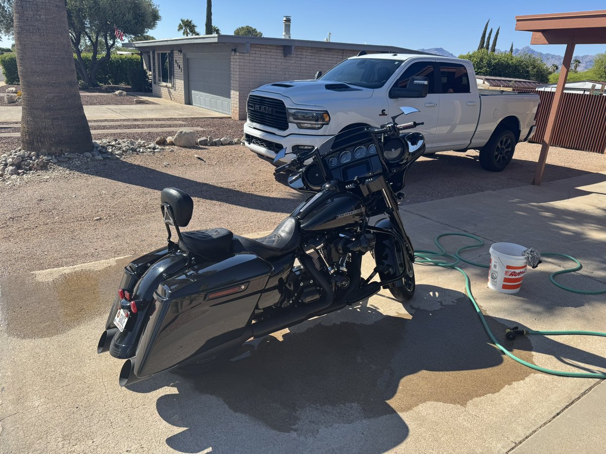 GooseinTucson's tweet photo. Let’s ride! #harleydavidson https://t.co/d0Fbg5iB3w