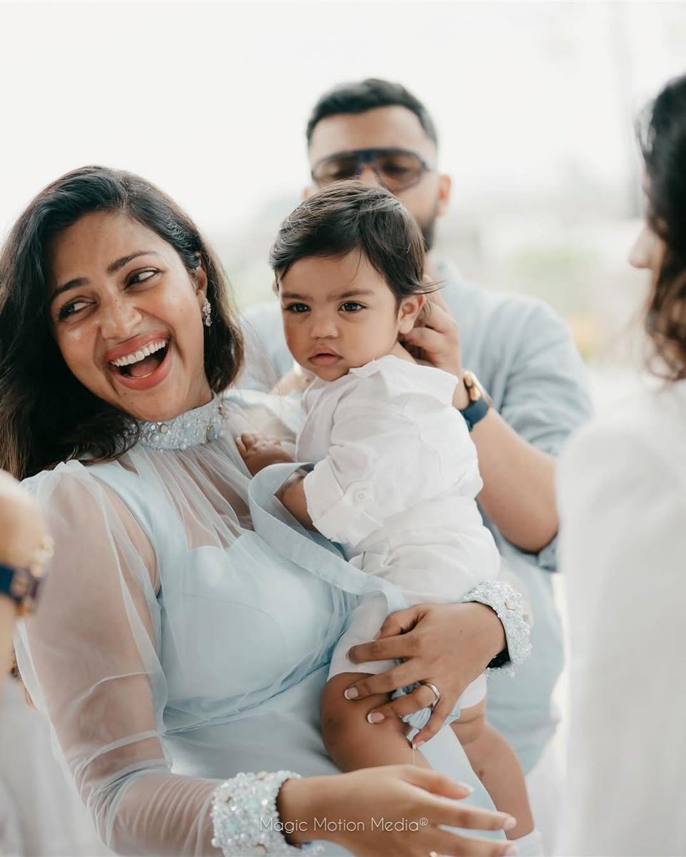 kayaldevaraj's tweet photo. Actress #AmalaPaul With Her Son #Ilai https://t.co/b9G0sybFAc