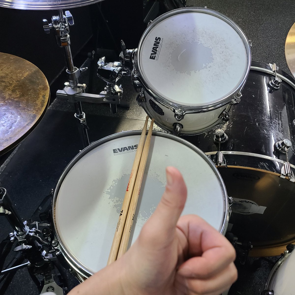 魂の深夜練習おわ🥁
外はしっかり雨！