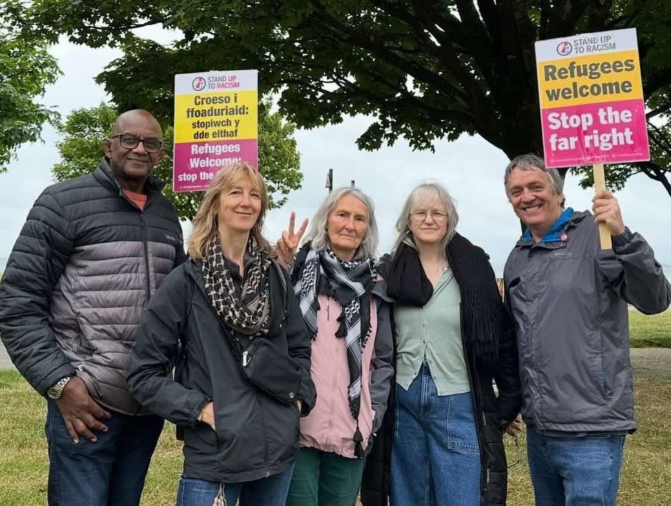 sutr_wales's tweet image. In Swansea the far rights attempt to ‘stop Britain with 500k strikers’ actually mobilised less than the normal queue for Joe’s Ice Cream on a rainy day. Nevertheless opposing them when small is the way to do it. #NeverAgain
@walestuc @AntiRacismDay @rcccymru @eystwales