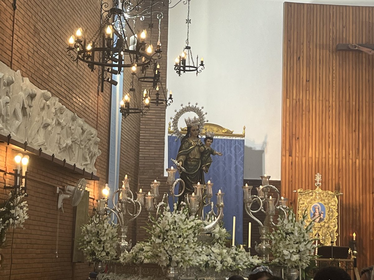 Todo listo en Mª Auxiliadora. Para la salida. La primera marcha que sonará será  un estreno, “El aliento del costalero”, de Miguel Ángel Jiménez y arreglo de <a href="/SerranoManuel/">Manu Serra 🏴󠁧󠁢󠁳󠁣󠁴󠁿</a> dedicado a los costaleros de Mª Auxiliadora.

#Glorias2025
#SuenaLaFilarmónica