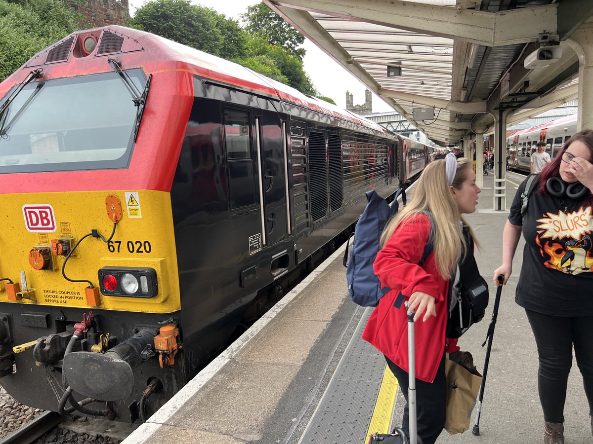 You can’t see it, but there’s a filthy stench of diesel emanating from this train at Shrewsbury station. Did someone forget to tell them to turn off the engine?