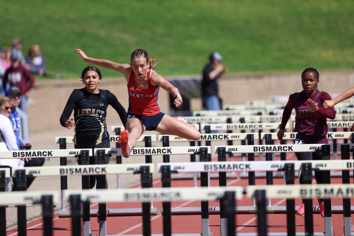 REESE IVERSON
Does it again and places 7th in the 100 hurdles. A time of 15.42 moves her up to 4th in School History!