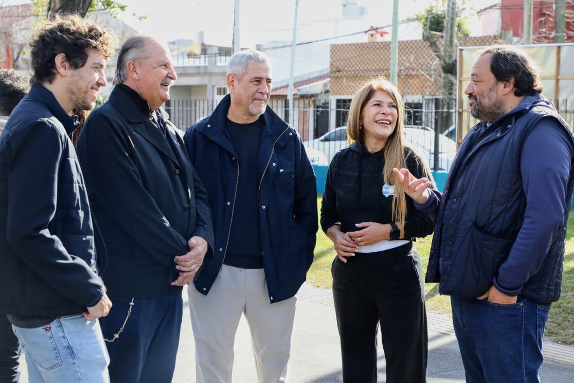 Orgulloso de acompañar junto a la CD de Racing a <a href="/jorgeferraresi/">Jorge Ferraresi</a> y <a href="/tapiachiqui/">Chiqui Tapia</a> en la inauguración de los vestuarios del Polideportivo Delfo Cabrera. 

Es gratificante apoyar esta gran iniciativa para el desarrollo de los deportistas de Avellaneda.

¡Gracias por la invitación!
