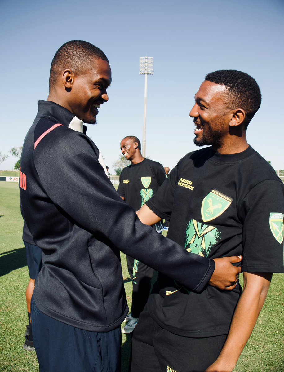This is fire 😩🔥

Golden Arrows New Stylish Wear… On Sale Soon🔥🔥🔥