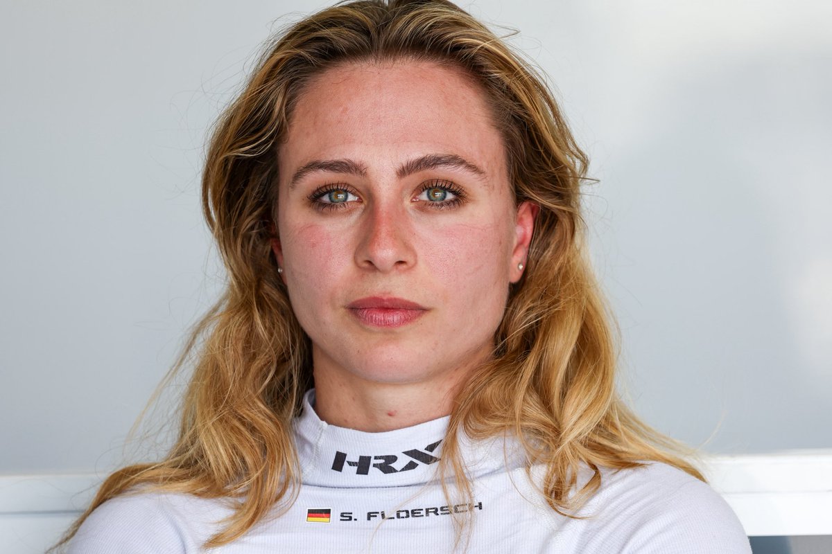 SophiaFloersch's tweet photo. “That”s what I enjoy - always driving on the limit of what you ca do.” (I could say it better.) 
#SOPHIA #racegirl #unscripted #PushingTheLimitsForBetter #hardwork https://t.co/HM2ZzdFZpw