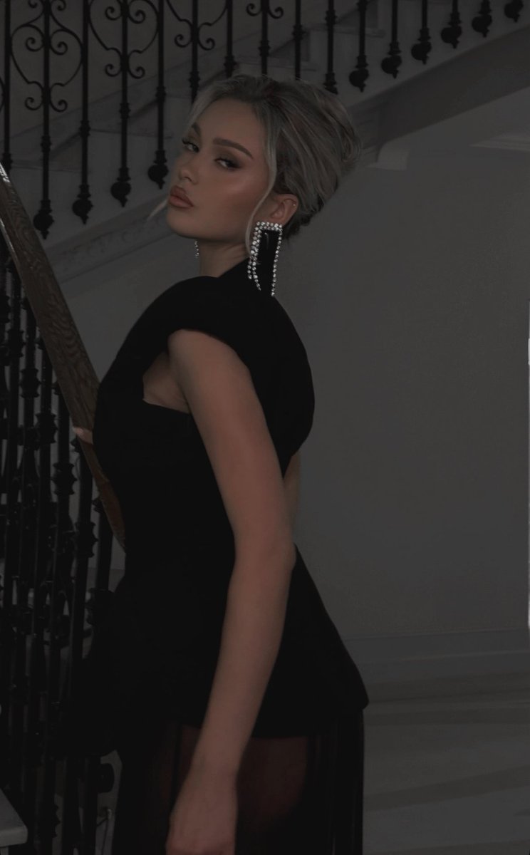  🇷🇺 𝘛𝘚𝘈𝘙𝘐𝘕𝘈. tweet media