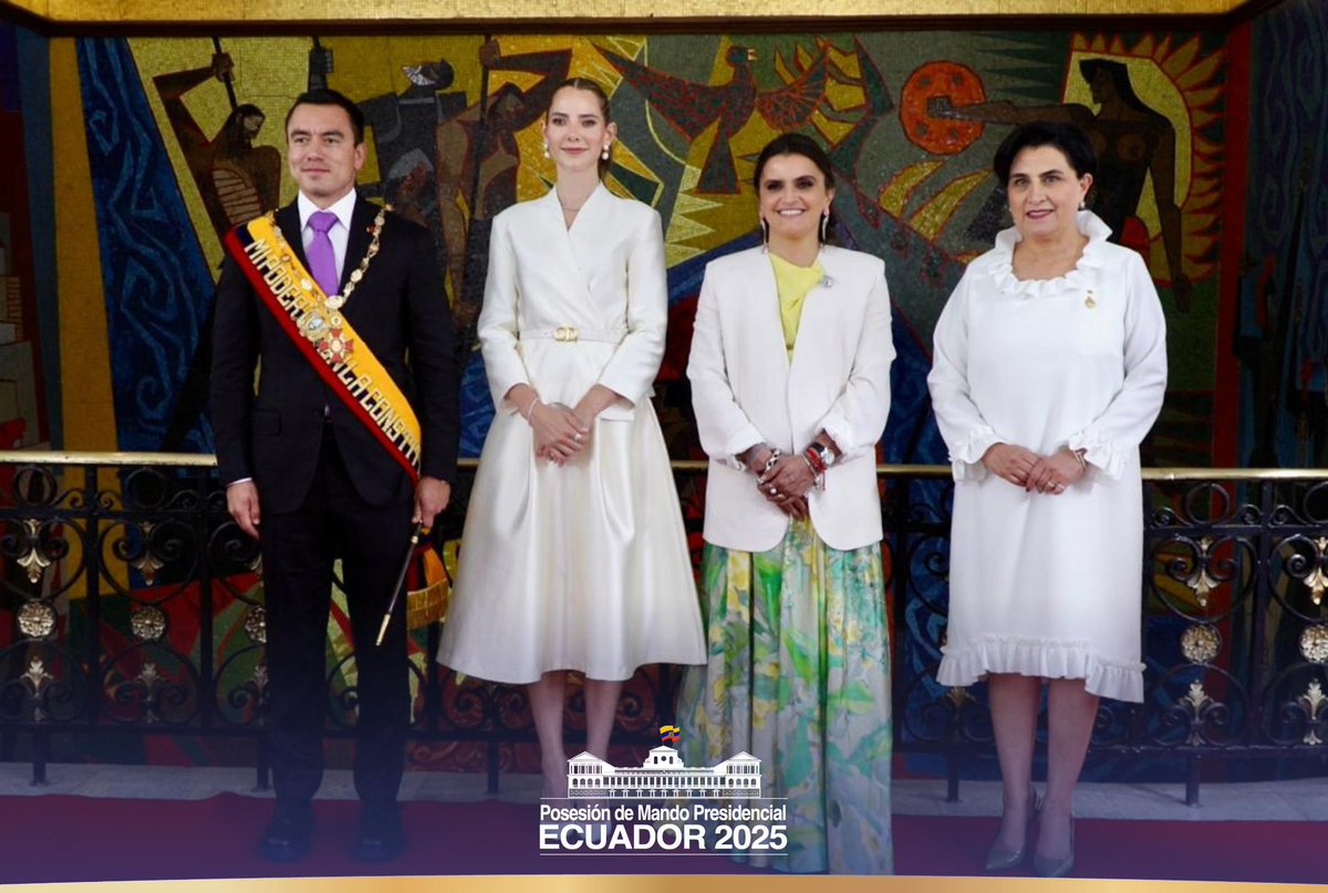 Cancillería del Ecuador 🇪🇨 (@cancilleriaec) on Twitter photo La canciller <a href="/gabisommerfeld/">Gabriela Sommerfeld</a> llegó al Palacio de Carondelet para estar junto al presidente <a href="/DanielNoboaOk/">Daniel Noboa Azin</a> en sus primeras actividades de este segundo período presidencial. La canciller <a href="/gabisommerfeld/">Gabriela Sommerfeld</a> llegó al Palacio de Carondelet para estar junto al presidente <a href="/DanielNoboaOk/">Daniel Noboa Azin</a> en sus primeras actividades de este segundo período presidencial.