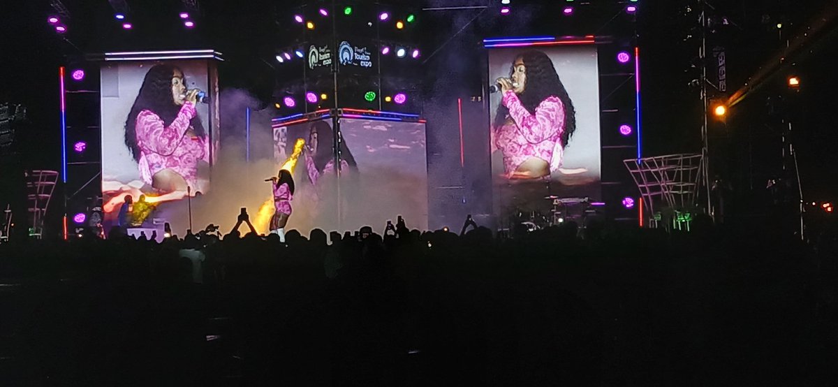 beckersempebwa's tweet image. Happening Now: Climax of @poate2025 concert at @spekeresort on stage is #winnienwagi