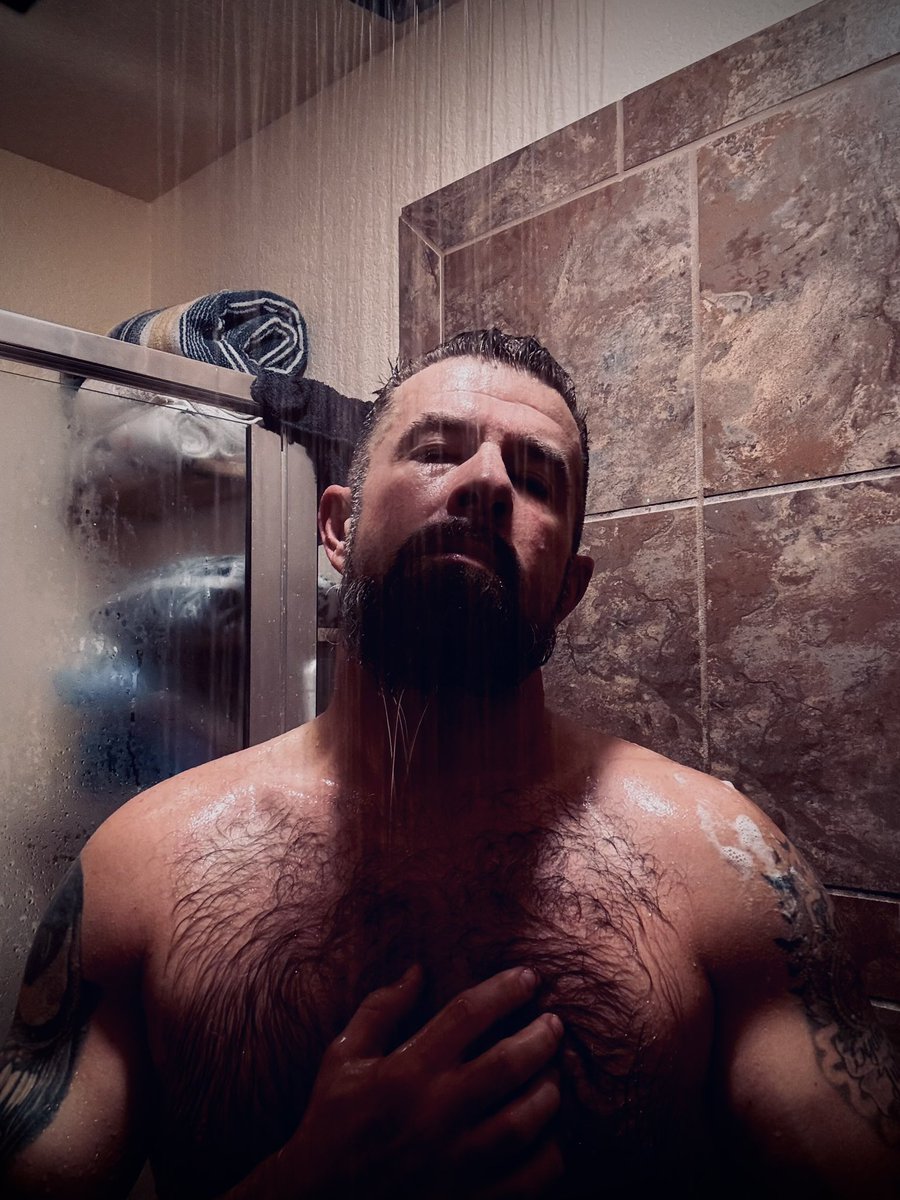 Saturday afternoon thirst trap because why not