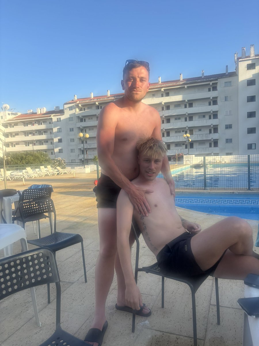 Exclusive👀

Wick manager caught with <a href="/FromeTownFC/">Frome Town FC</a> star <a href="/tomrichards99/">Tom Richards</a> on holiday #HereWeGo