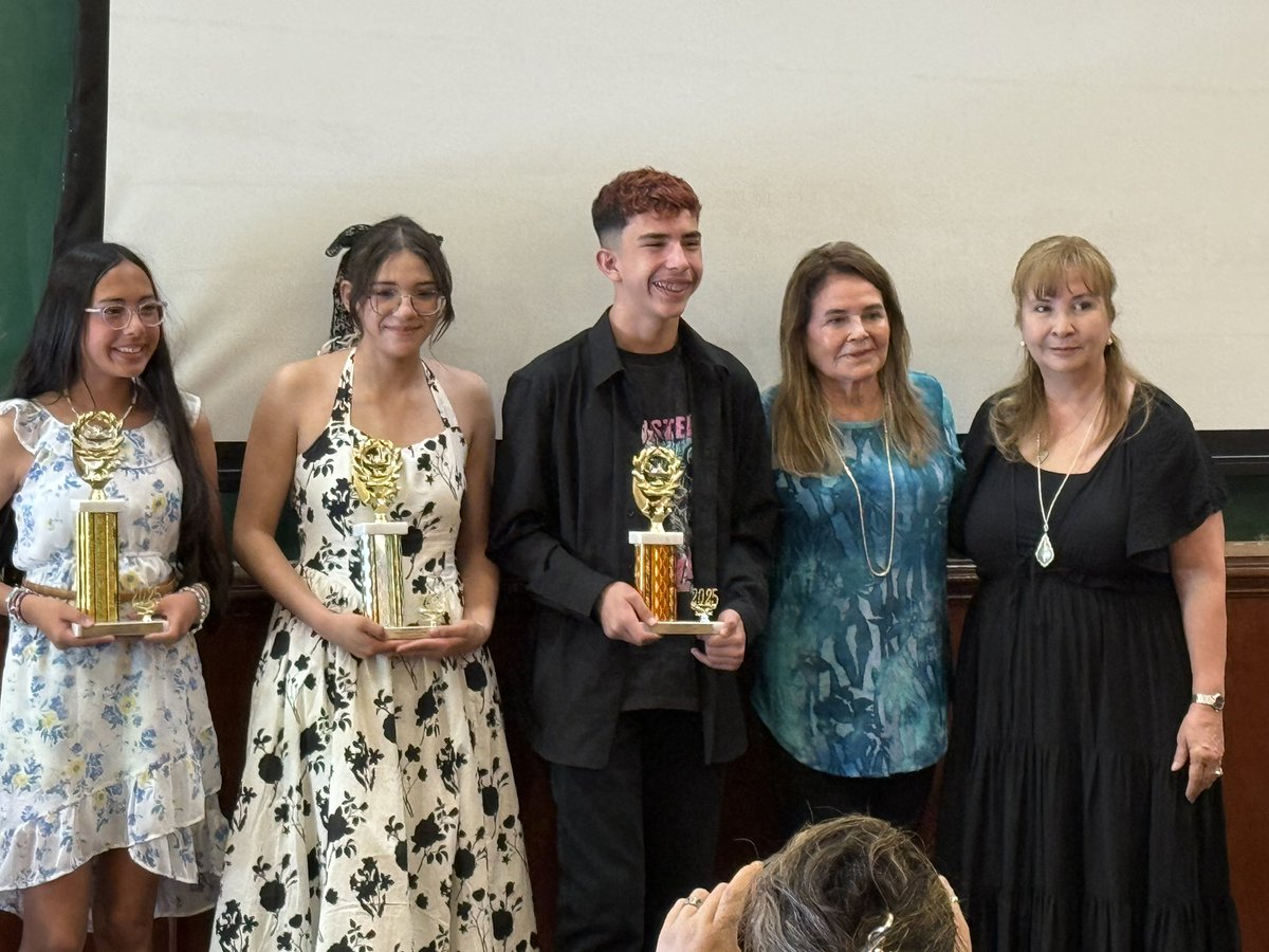 Dr. Kim Baxter (@kbaxter_ci) on Twitter photo #TeamSISD swept 1st, 2nd, & 3rd place in the Do the Write Thing essay contest! <a href="/HAntwine_MS/">Patricia Pedroza</a> <a href="/WalterEClarkeMS/">Daniela Palmer</a> <a href="/JEksaengsri_CI/">Jina Eksaengsri</a> <a href="/SISD_Herrera/">Enrique Herrera</a> <a href="/SISD_PK8/">Melissa Parham</a> EnsorMS #TeamSISD swept 1st, 2nd, & 3rd place in the Do the Write Thing essay contest! <a href="/HAntwine_MS/">Patricia Pedroza</a> <a href="/WalterEClarkeMS/">Daniela Palmer</a> <a href="/JEksaengsri_CI/">Jina Eksaengsri</a> <a href="/SISD_Herrera/">Enrique Herrera</a> <a href="/SISD_PK8/">Melissa Parham</a> EnsorMS