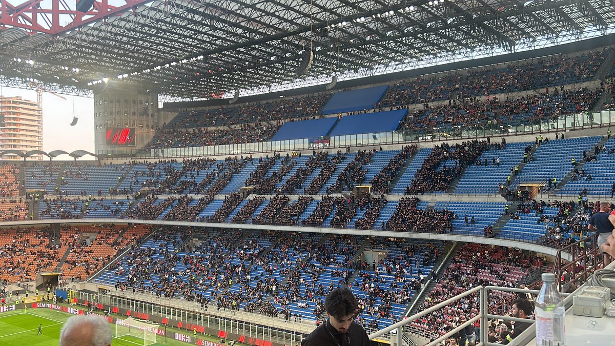 DeadlyAngelo97's tweet photo. GO HOME.
📢 Fuori i mercanti dal tempio!
#LiberateIlMilan #SingerOUT #ElliottOUT #MilanMonza https://t.co/C5F0hlRfpy