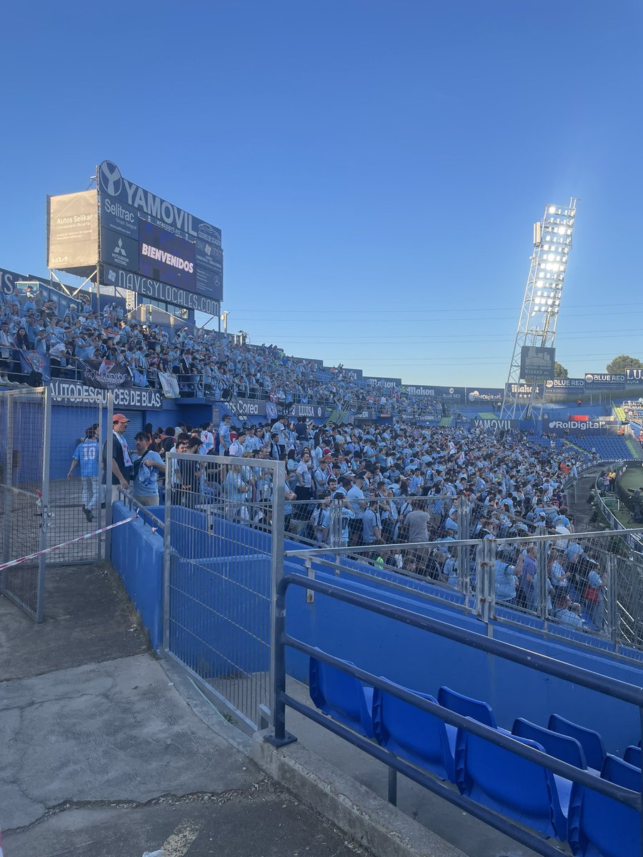 TaboadaLucia's tweet photo. Hay tanta gente de Vigo en Getafe que si afinas la vista ves las Cíes al final de la M30 https://t.co/1L5u7CKWvR