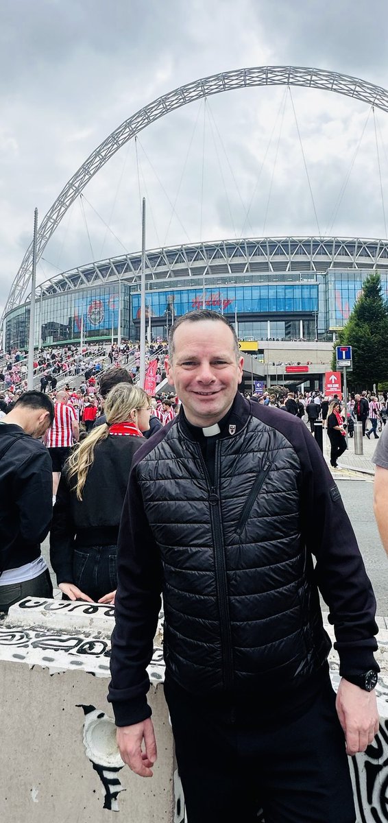 Fr Marc Lyden-Smith tweet media