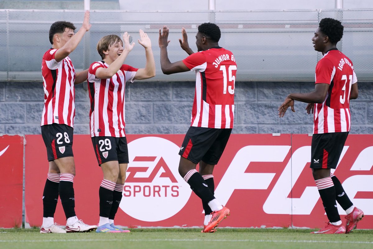 🎩 Adrian Perezek ederto amaitu du jokaldia markagailua berriro #BilbaoAthletic-en alde jartzeko. 

3-2 I #BilbaoAthleticRealUnion #AthleticLezama 🦁