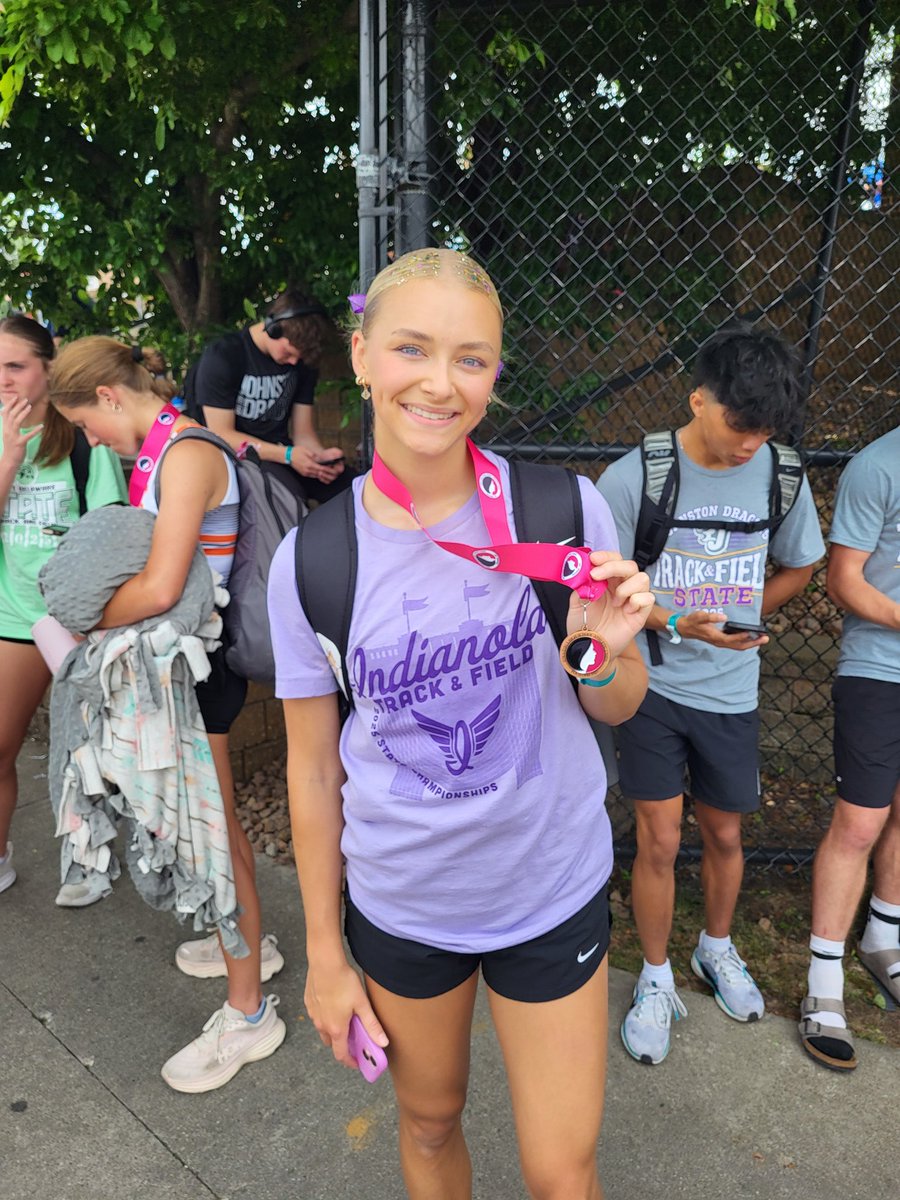 IndyGirlsXCTF's tweet photo. Josie McGraw is the bronze medalist in the 100m Hurdles!! 

Congratulations, Jo!! 

#allin https://t.co/5rCw9PJWWL