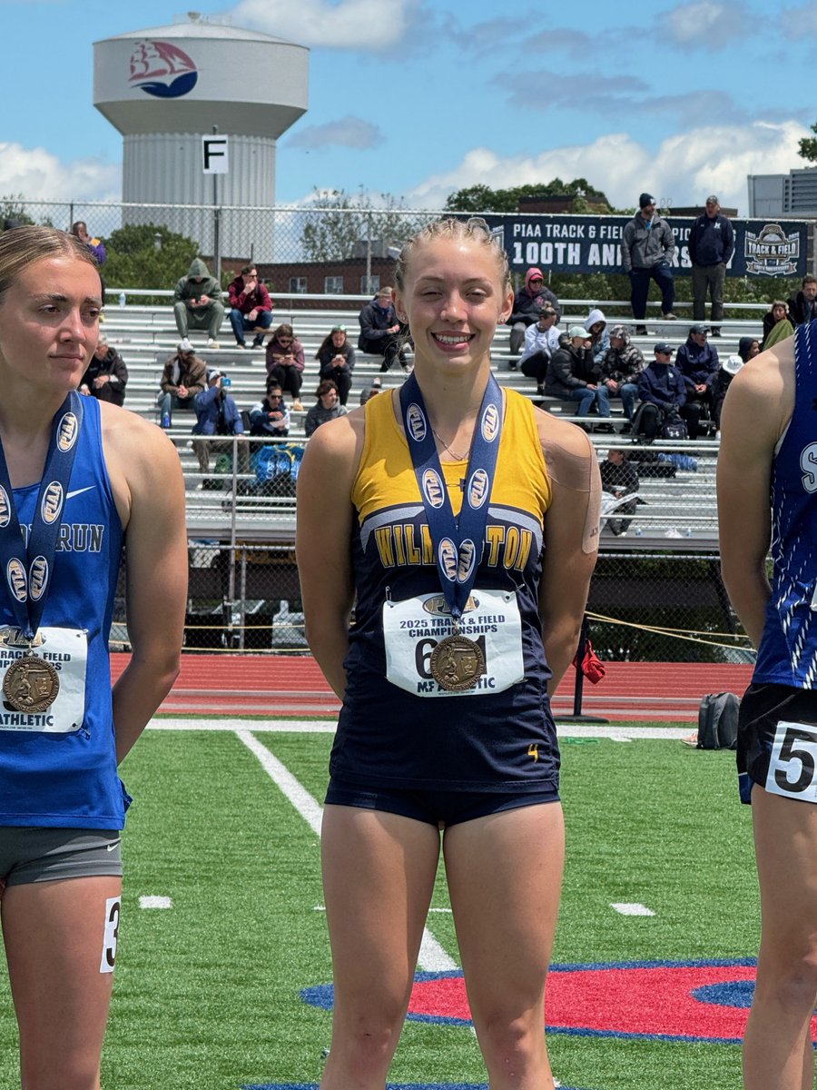Wilmington's Maya Jeckavitch 4th in the 400M!!!