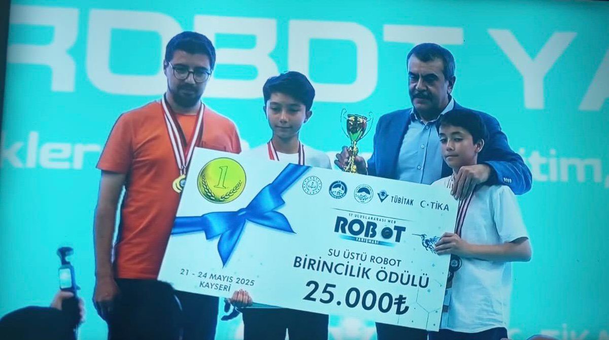 KONYA, 17. ULUSLARARASI MEB ROBOT YARIŞMASI'NDA TÜRKİYE BİRİNCİLİĞİ DAHİL BEŞ DERECE ELDE EDEREK EN FAZLA DERECE ELDE EDEN İKİNCİ İL OLDU 

Bakanlığımız tarafından 21–24 Mayıs 2025 tarihleri arasında Kayseri'de düzenlenen 17. Uluslararası MEB Robot Yarışması’na, Türkiye’nin yanı