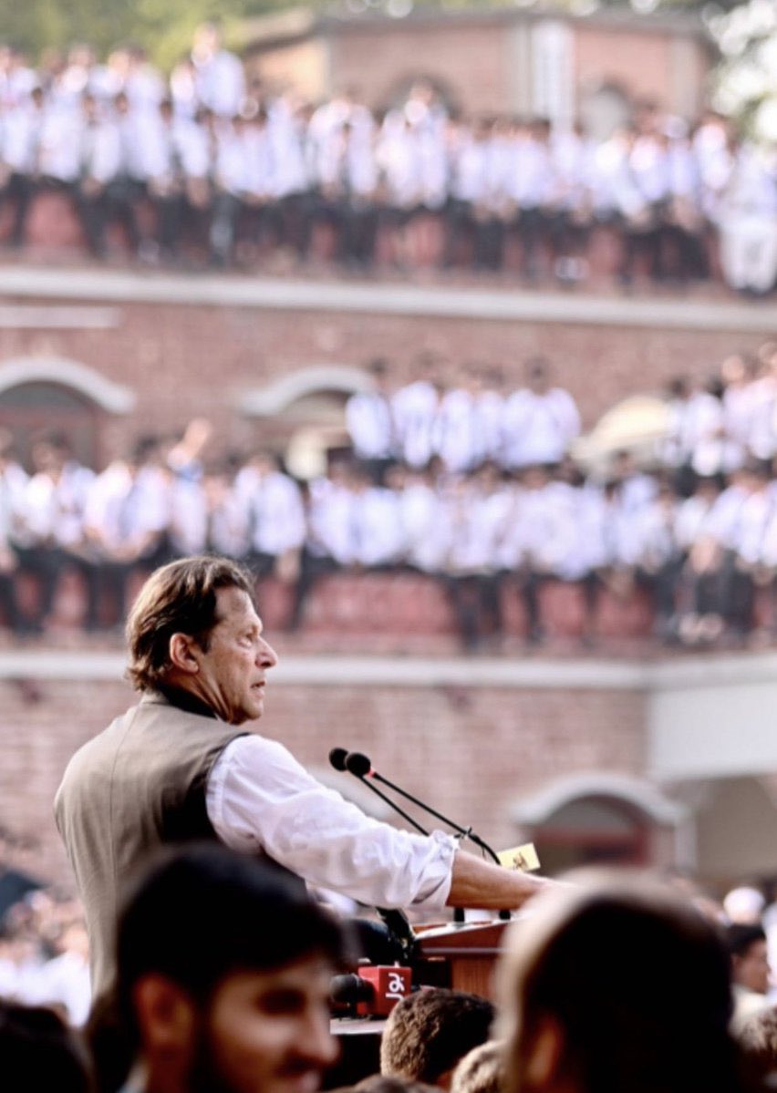 طلباء کے لیڈر عمران خان کو رہا کرو!!