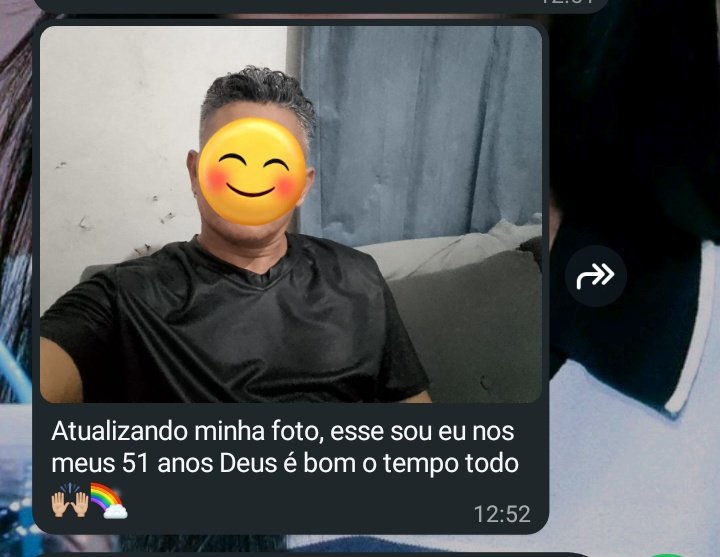 Desde que eu me assumi, meu pai fica colocando emoji de arco íris nas mensagens dele kskskskskss