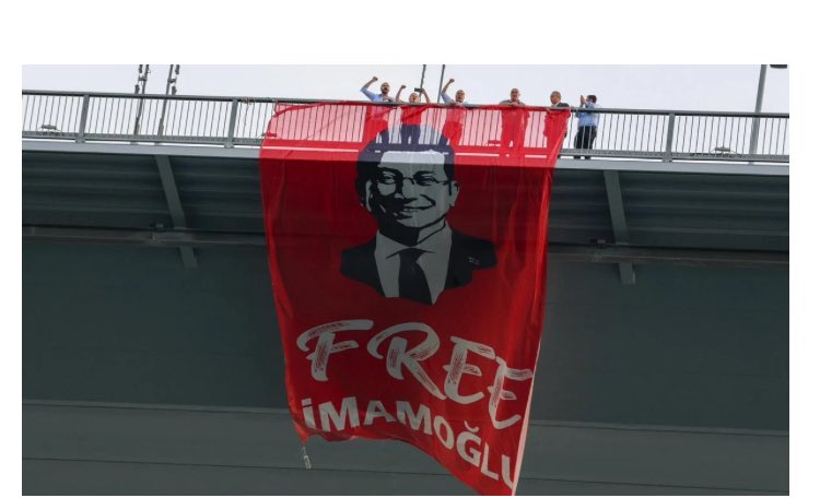 BOŞUNA İNATLAŞMA!

Adam kazandı.
Hem de 3 kez.
Getir sandığı.
İyi bir aday bul, yarış.
Hemen şimdi.
Uzadıkça işin zorlaşıyor. 😎