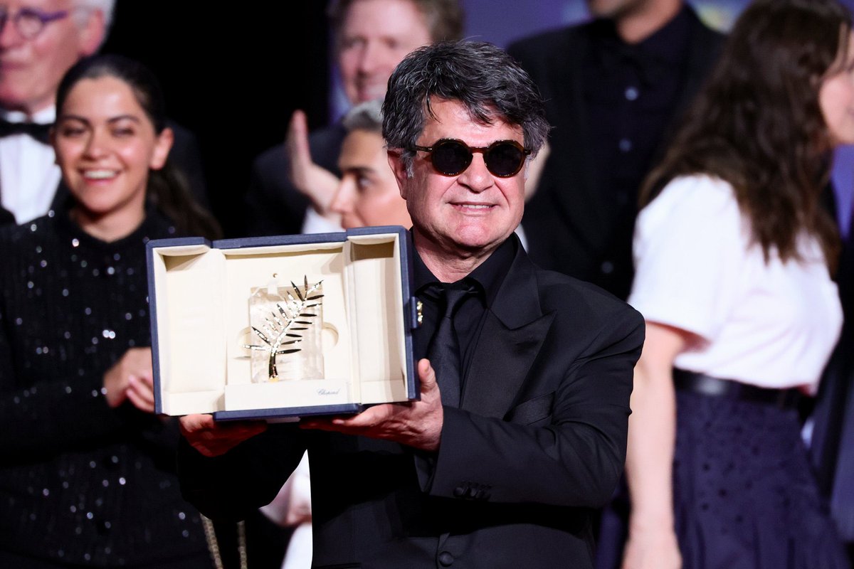 neonrated's tweet photo. “The most important thing is our country and the freedom of our country. Let’s arrive at this moment, together, when no one dares to say what we should wear, what we should or shouldn’t do.”- Palme d’Or winner Jafar Panahi’s message to fellow Iranians. https://t.co/PTZ13Hlflo
