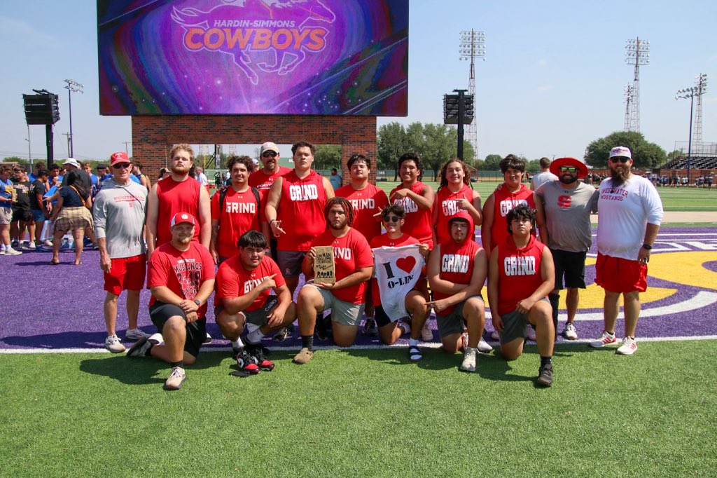BurlesonHSU's tweet image. Congratulations to the D3 CHAMPIONS - Sweetwater Mustangs  @SweetwaterISD .  @BigBodyBusines1 @HSUCowboys STATE Qualifier LineMAN Challenge. #BigBodies #BigBodyBusiness