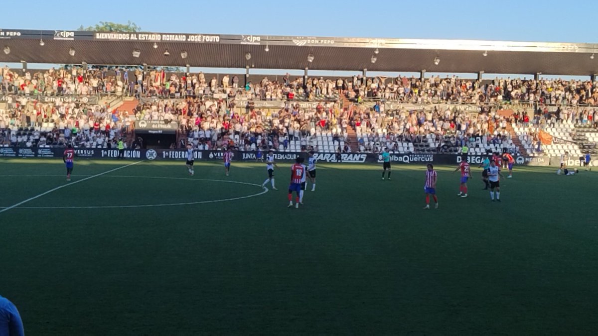 MeridaDeportes2's tweet image. Final de liga en El Romano, terminamos cuartos, quién lo iba a decir. 

@Merida_AD 
@AtletiAcademia
⏱️95
🥅 2-2
#VamosMerida #MéridaAtletiB