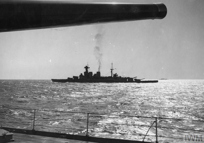 Drednotyandmore's tweet photo. #HMSHood
Kończymy dzisiejsze posty zdjęciem ładnie pokazującym sylwetkę krążownika, w tym naprawdę niską linię pokładu w części rufowej.
📷IWM (HU 76078) https://t.co/xInKDXiihf