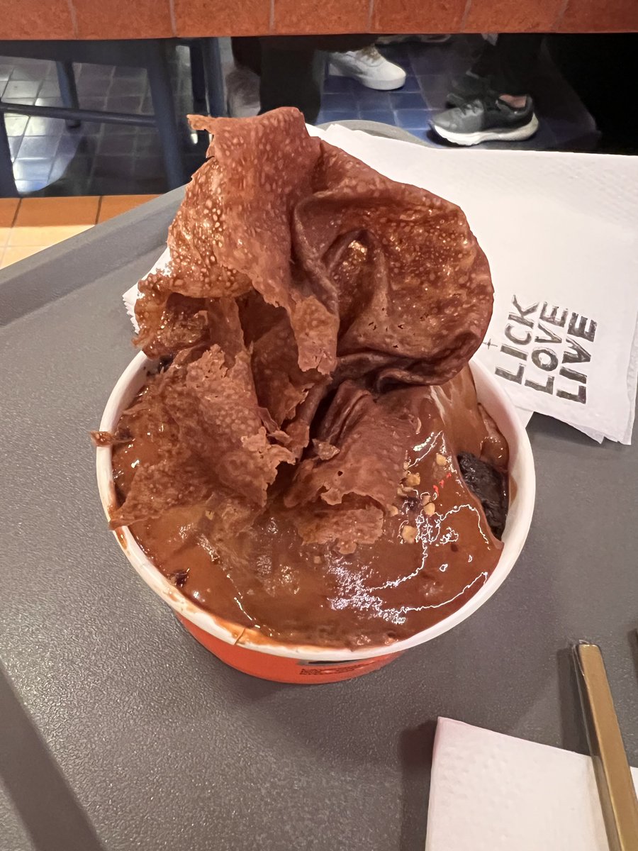 Weekend 🤝 Chole Bature & ice cream w/ @ashwani_48
Some hardcore tech conversations about AI a