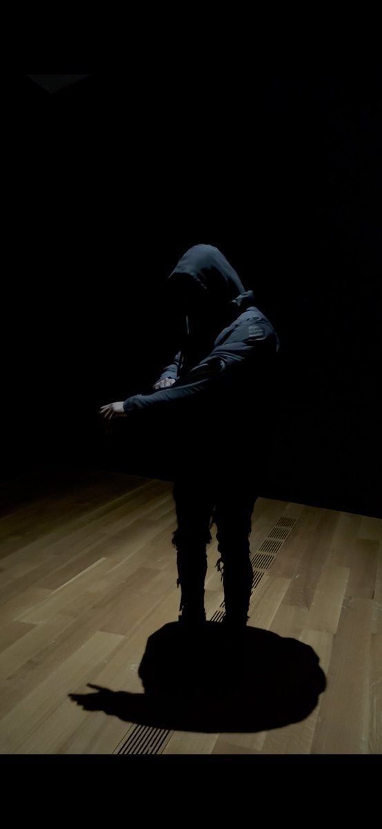 「↯」 tweet media