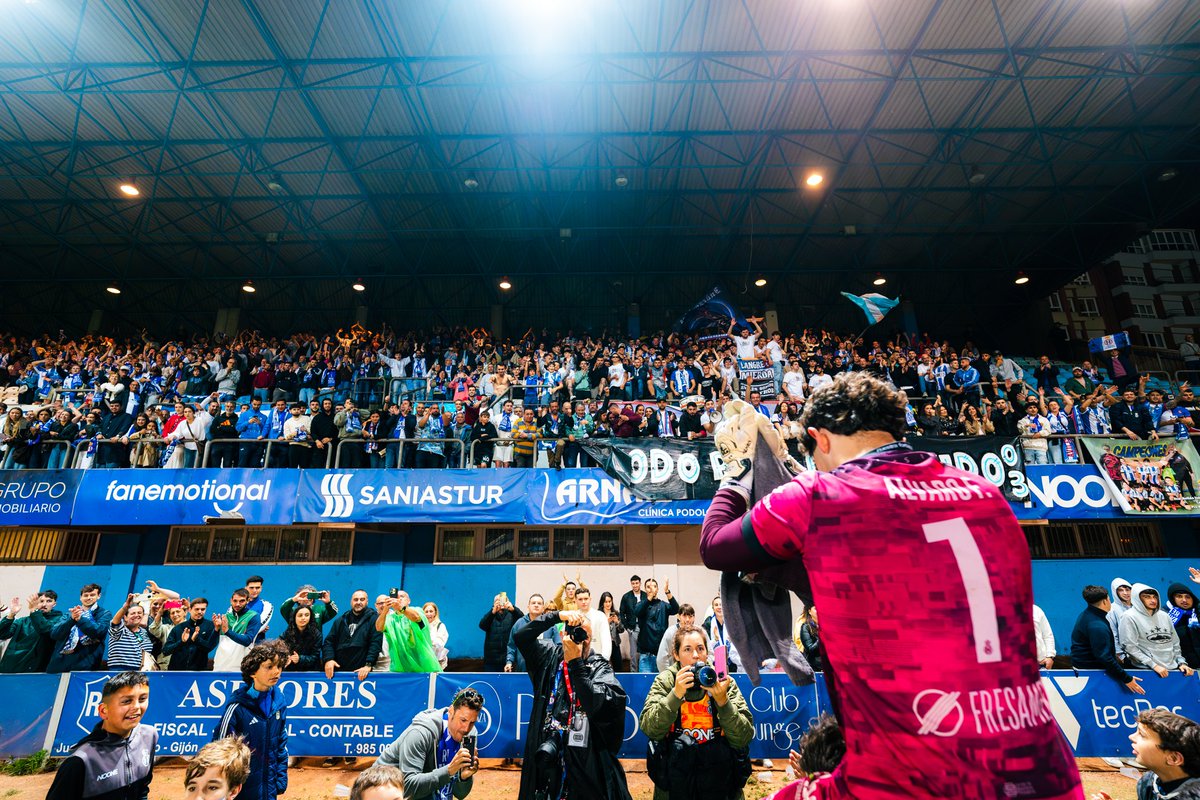 RealAvilesInd's tweet photo. 🙌 ¡¡¡𝗔 𝘃𝘂𝗲𝘀𝘁𝗿𝗼𝘀 𝗽𝗶𝗲𝘀 ᴀғɪᴄɪᴏ́ɴ!!! 🔥

🎫 Al menos 869 gargantas blanquiazules estarán en el Cerro del Espino‼️ ¡¡Gracias, gracias, gracias...!! 👏

🔝 ¡¡¡¡¡¡¡𝕯𝖊𝖘𝖊𝖒𝖇𝖆𝖗𝖈𝖔 𝖇𝖑𝖆𝖓𝖖𝖚𝖎𝖆𝖟𝖚𝖑!!!!!!! 🙌
🧣 ¡¡¡¡¡¡¡SOIS HISTORIAAAAA!!!!!!! 🧣

#Eselmomento 🔥
#RealAvilésIndustrial 🔵⚪🔴