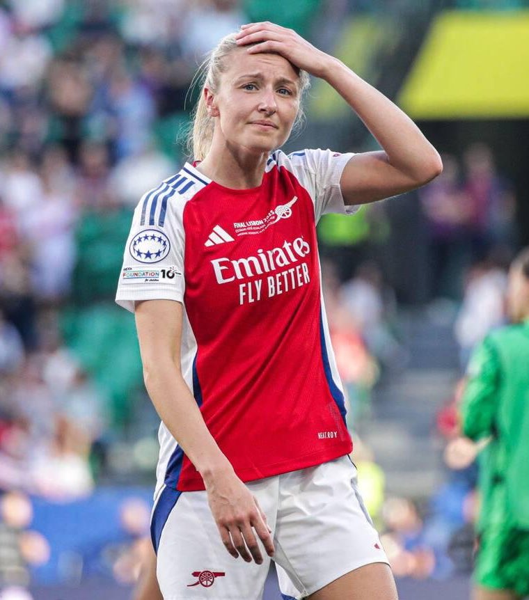 <a href="/ArsenalWFC/">Arsenal Women</a> WHAT A MOMENT and beautiful story <a href="/leahcwilliamson/">Leah Williamson</a>! 🥹❤️

⚽️ 2007: 10-year-old Leah Williamson was a mascot as Arsenal Women win their first Champions League title.🏆 #1stOne

⏩ 2025: Leah Williamson leads Arsenal Women <a href="/ArsenalWFC/">Arsenal Women</a> to their second Champions League title 🏆

❤️