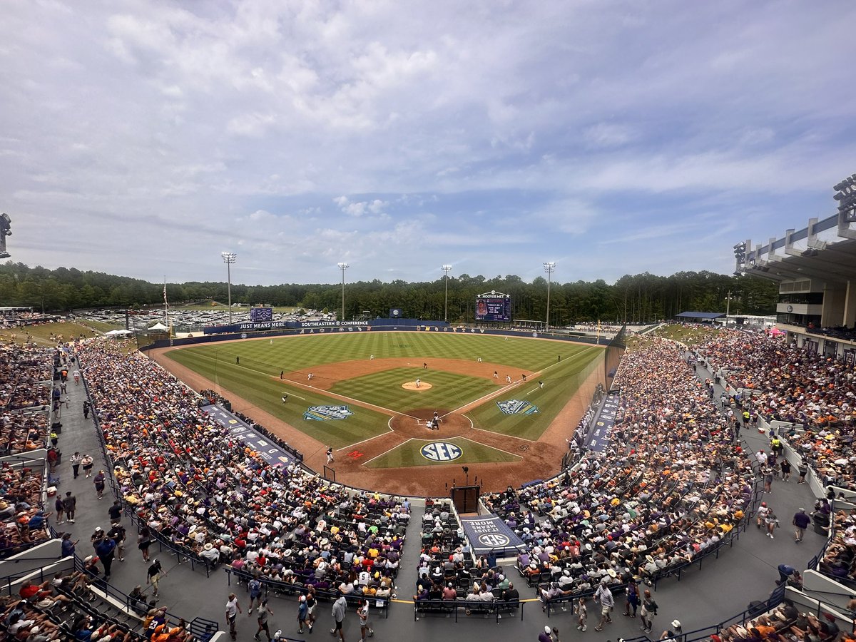 Beautiful day at The Hoover Met <a href="/spann/">James Spann</a>