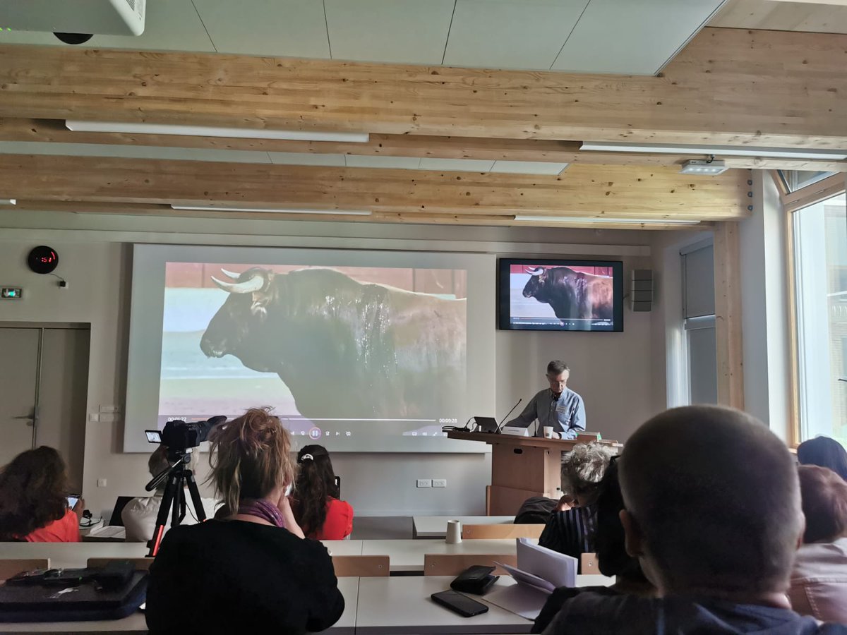 La Ligue Des Animaux était présente cette semaine au colloque organisé par le <a href="/Vet_anticorrida/">COVAC</a> , aux côtés de vétérinaires et experts. 

Une démonstration scientifique implacable : la corrida inflige une souffrance extrême. Ce n’est pas une tradition, c’est une torture. 

Il faut