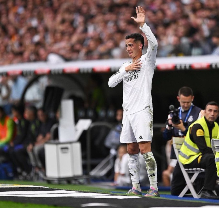 La humildad, la discreción, el saber estar y el respeto con el que hoy se ha despedido D <a href="/Lucasvazquez91/">Lucas Vázquez</a> no es más que el reflejo de su carrera en este Real Madrid de leyenda. Uno di Noi