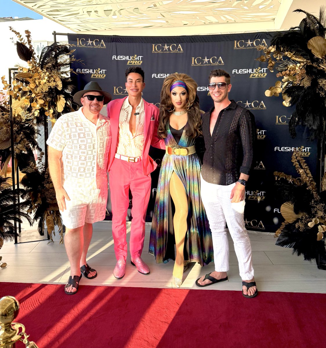 ICCA’s amazing Hostess &amp; Red Carpet <a href="/JackieCoxNYC/">Jackie Cox</a> &amp; <a href="/JustinJedlica/">Justin Jedlica</a>